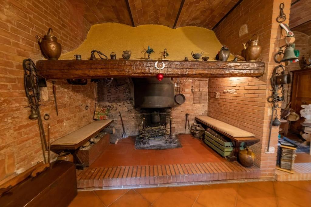 Вилла Casa Lazzaro Al Centro Di Сиена Экстерьер фото