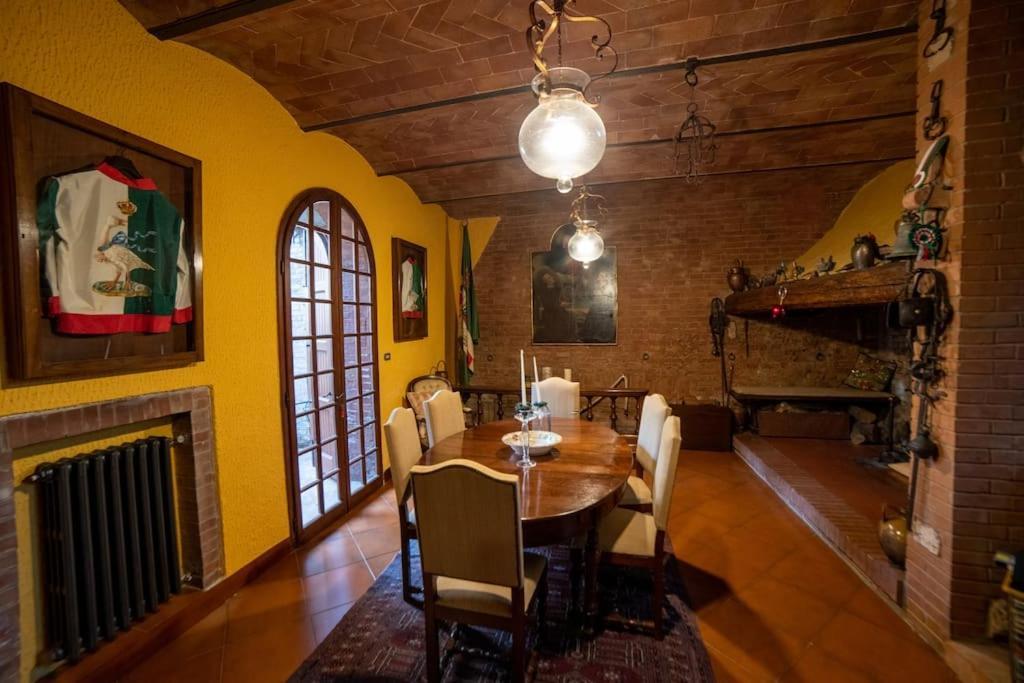 Вилла Casa Lazzaro Al Centro Di Сиена Экстерьер фото